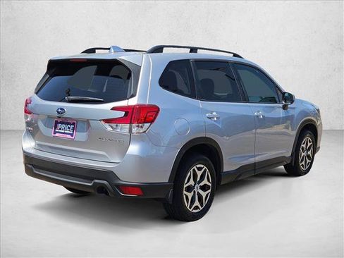 Used 2019 Subaru Forester Premium AWD/4WD image 5