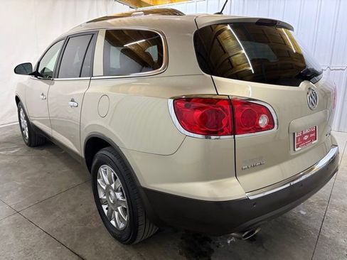 Used 2011 Buick Enclave CXL image 8
