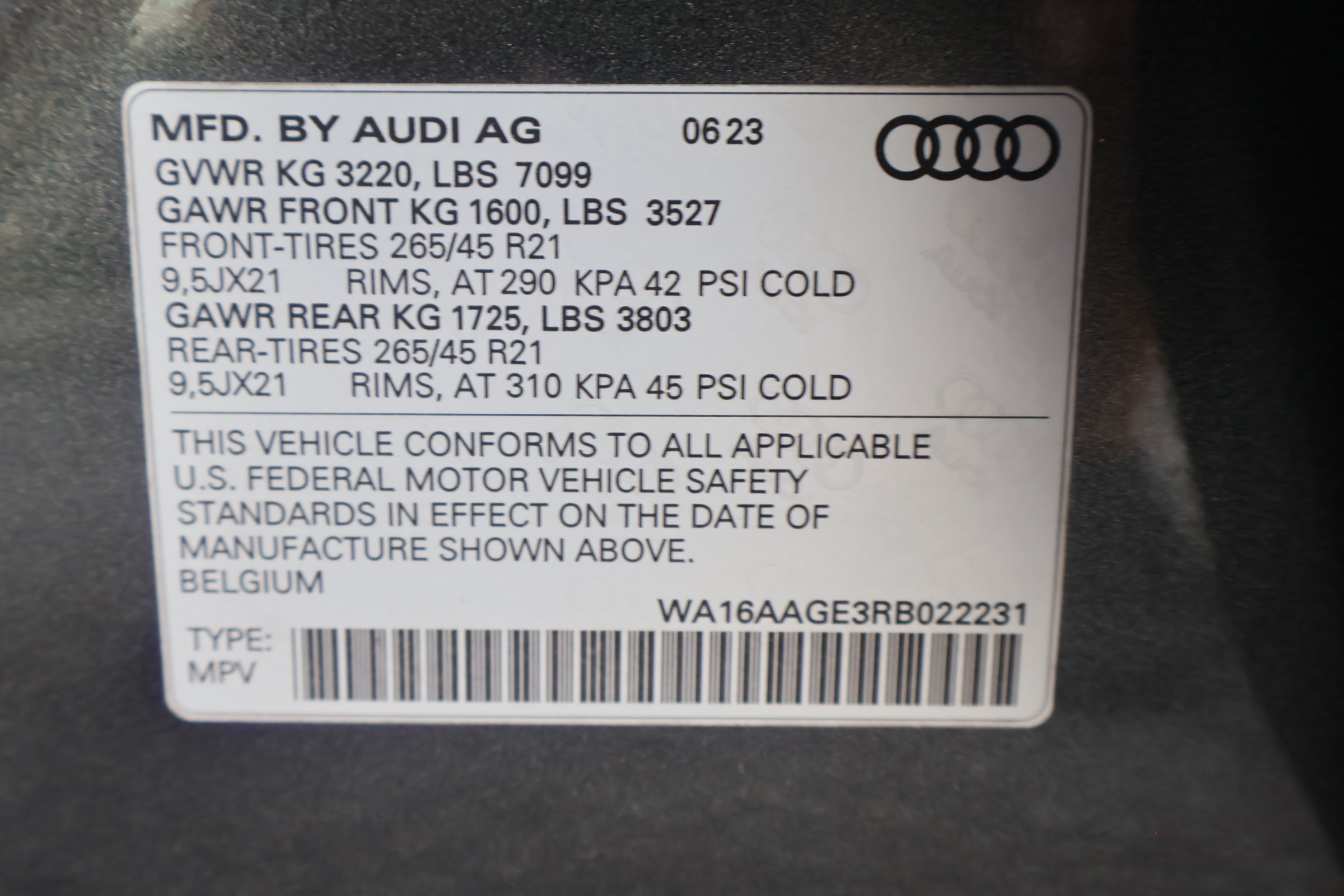 Used 2024 Audi Q8 e-tron Prestige w/ Prestige Package AWD/4WD image 29