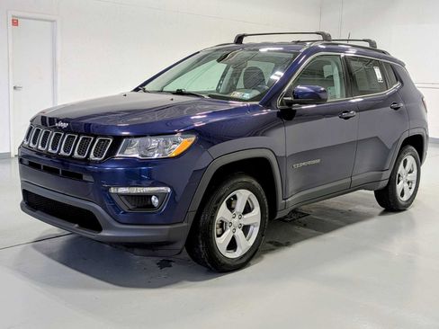 Used 2020 Jeep Compass Latitude w/ Cold Weather Group AWD/4WD image 1