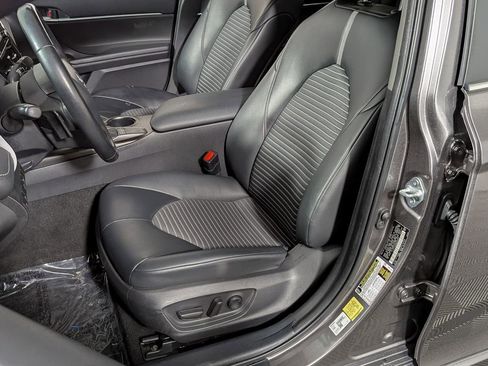 Used 2022 Toyota Camry SE w/ Convenience Package image 15