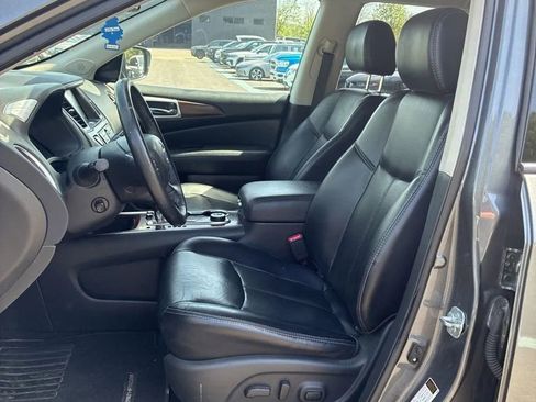 Used 2018 Nissan Pathfinder Platinum w/ Cargo Package AWD/4WD image 13