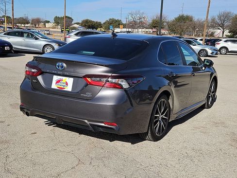Used 2023 Toyota Camry SE image 10