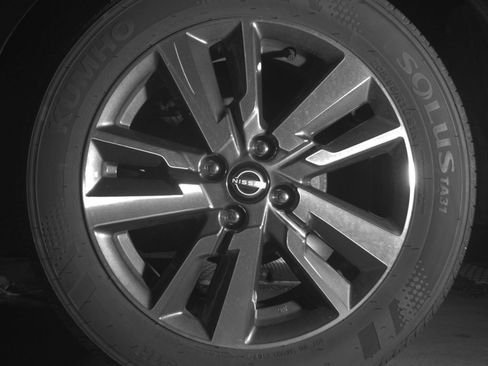 Used 2025 Nissan Versa SV FWD image 17