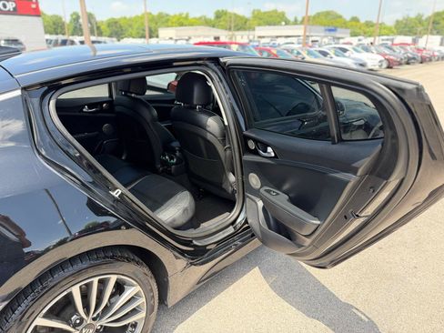 Used 2019 Kia Stinger Premium AWD/4WD image 10