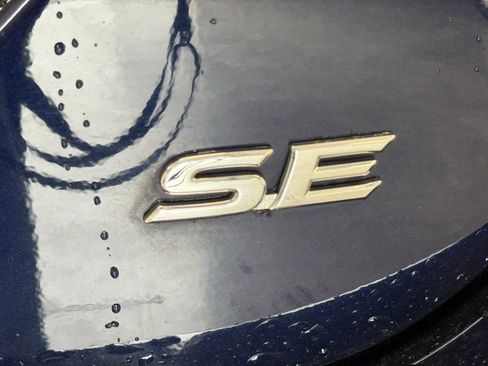 Used 2022 Toyota Camry SE FWD image 15