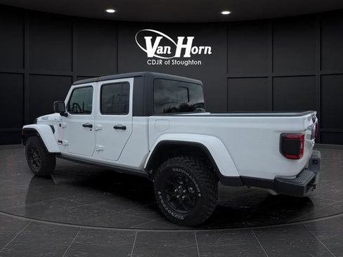 New 2025 Jeep Gladiator Willys image 3