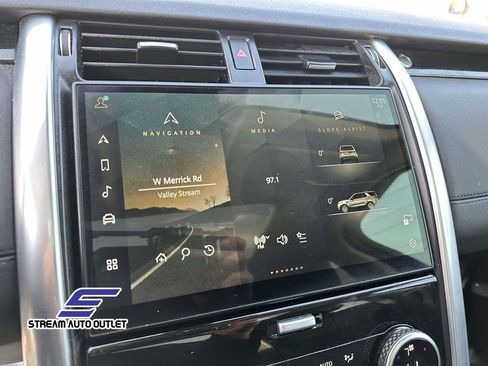 Used 2024 Land Rover Discovery S image 29