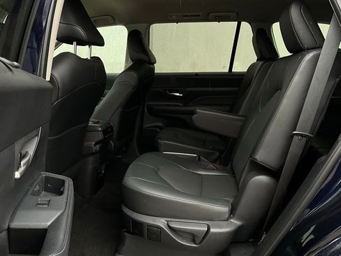 Used 2025 Toyota Grand Highlander FWD image 12