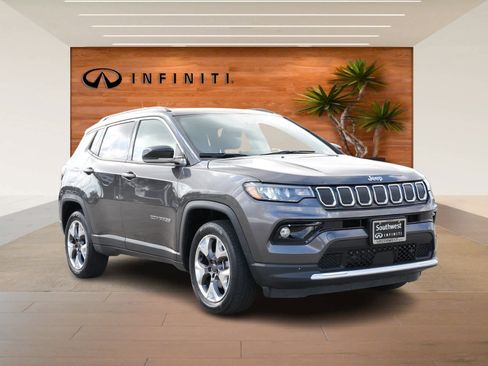Used 2022 Jeep Compass Limited w/ Sun and Sound Group image 3