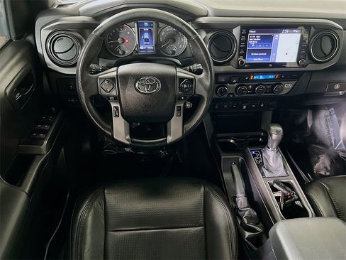 Certified 2022 Toyota Tacoma TRD Off-Road image 19