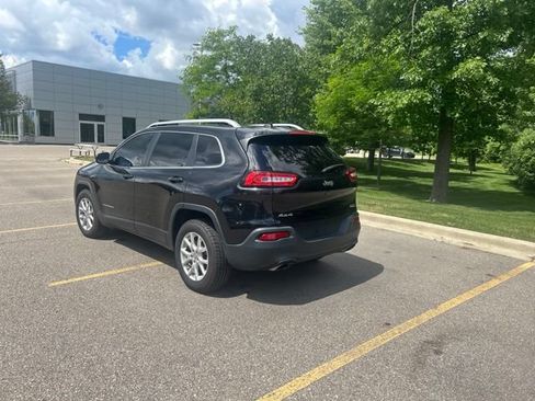 Used 2015 Jeep Cherokee Latitude AWD/4WD image 4