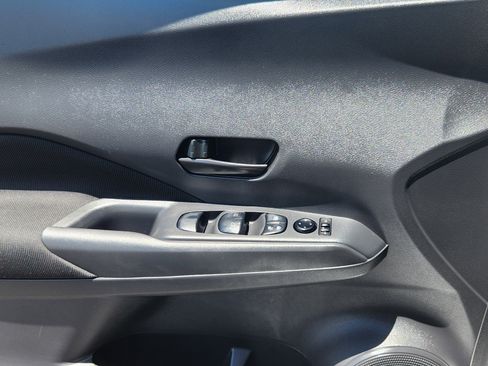 Used 2021 Nissan Kicks S image 7