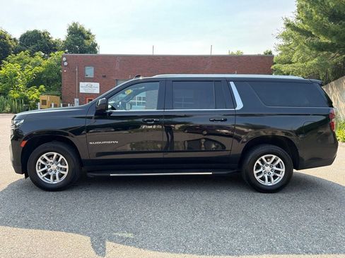 Used 2024 Chevrolet Suburban LT AWD/4WD image 2