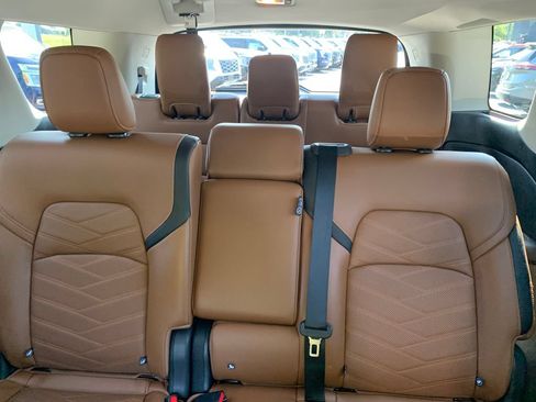 Certified 2024 Nissan Pathfinder Platinum w/ Cargo Package FWD image 18
