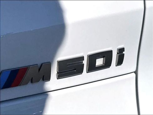 Used 2022 BMW X5 M50i AWD/4WD image 25