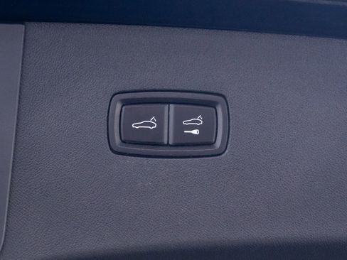 Certified 2024 Porsche Cayenne Coupe AWD/4WD image 34