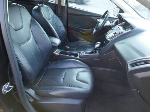 Used 2016 Ford Focus SE w/ Equipment Group 201A image 19