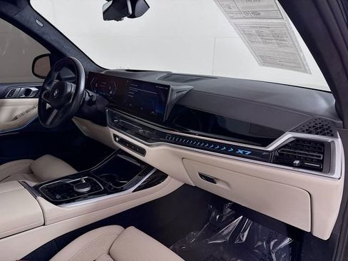 Used 2023 BMW X7 xDrive40i w/ M Sport Package AWD/4WD image 10