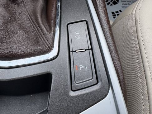 Used 2011 Cadillac SRX Luxury FWD image 18