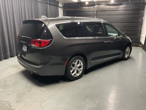 Used 2019 Chrysler Pacifica Touring-L Plus w/ Advanced Safetytec Group image 7