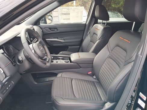 New 2025 Nissan Pathfinder Rock Creek image 10