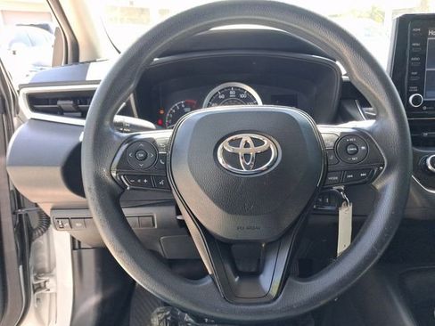 Used 2022 Toyota Corolla LE image 15
