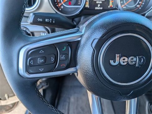 Used 2023 Jeep Gladiator Overland w/ Cold Weather Group image 16