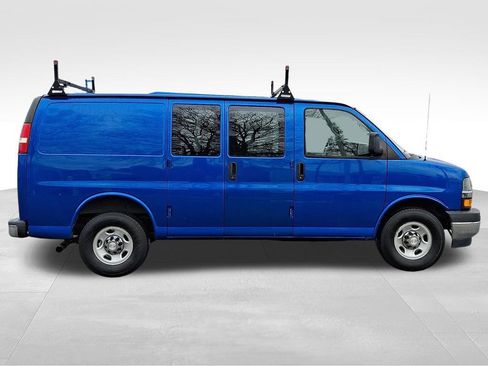 Used 2018 Chevrolet Express 2500 w/ Driver Convenience Package image 8