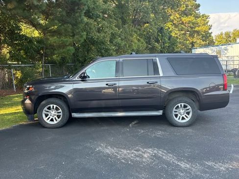 Used 2015 Chevrolet Suburban LT AWD/4WD image 8