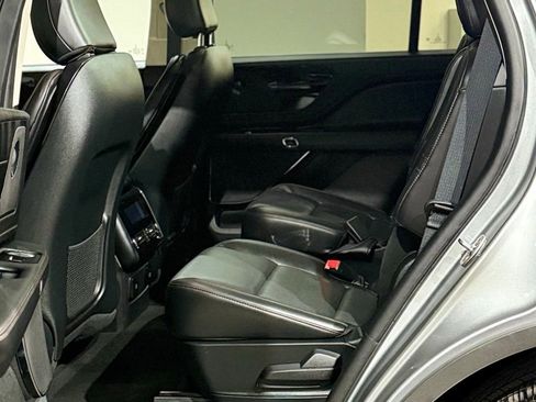 Used 2024 Lincoln Aviator Reserve image 42