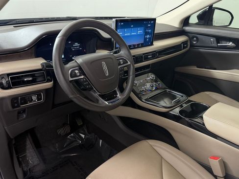 Used 2023 Lincoln Nautilus Reserve w/ Monochromatic Package AWD/4WD image 4
