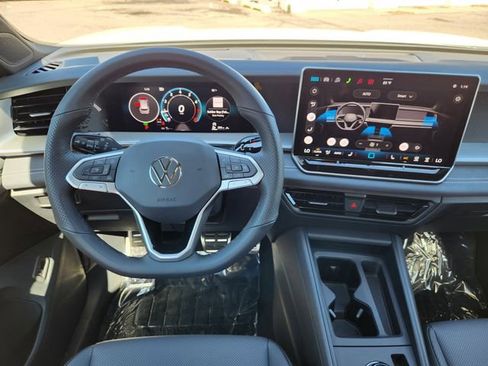 New 2026 Volkswagen Tiguan SE R-Line AWD/4WD image 23