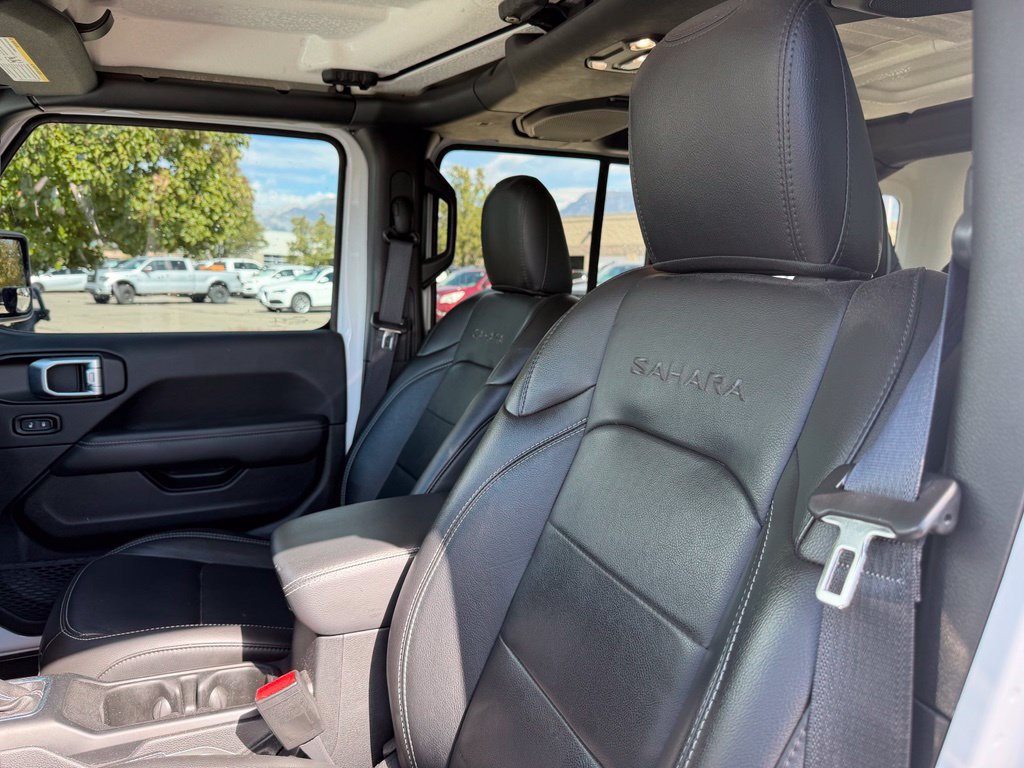 Used 2023 Jeep Wrangler Unlimited Sahara w/ Cold Weather Group AWD/4WD image 21