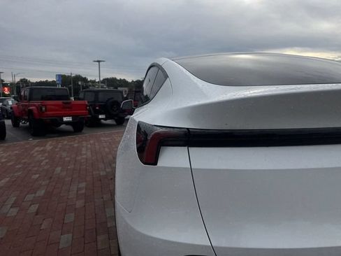Used 2026 Tesla Model Y 2WD image 10