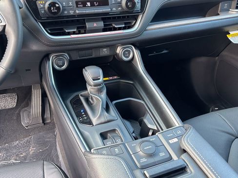 New 2026 Toyota Grand Highlander Limited image 19