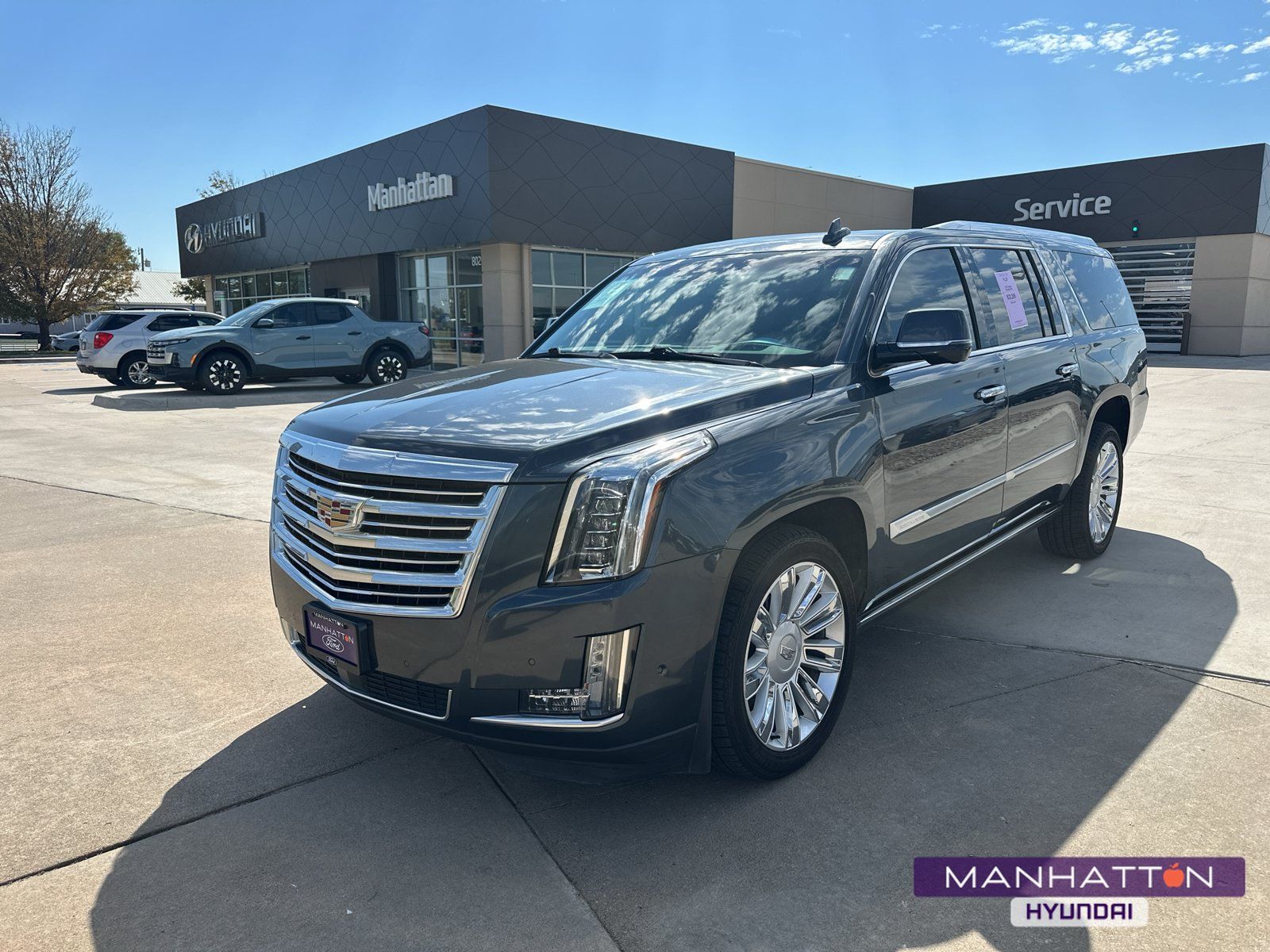 Used 2019 Cadillac Escalade ESV Platinum AWD/4WD image 1