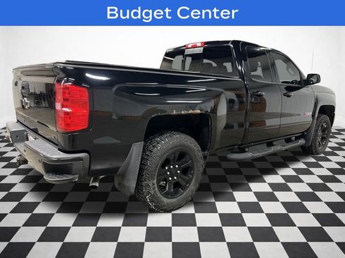 Used 2017 Chevrolet Silverado 1500 LT w/ Midnight Edition image 11