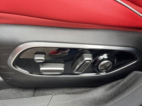 Used 2025 Jeep Wagoneer S Launch Edition w/ Trailer Tow Group image 13