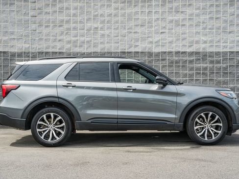 Used 2026 Ford Explorer ST-Line AWD/4WD image 4