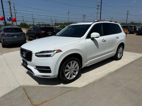 Used 2018 Volvo XC90 T6 Momentum w/ Momentum Plus Package AWD/4WD image 6
