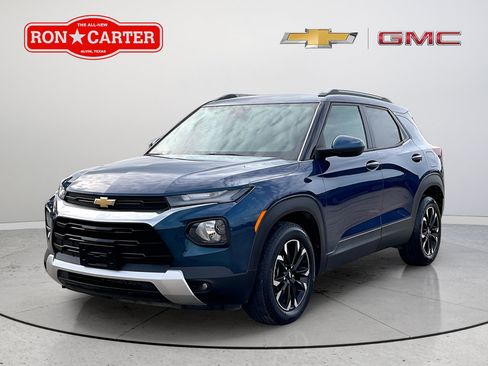 Used 2021 Chevrolet TrailBlazer LT w/ Convenience Package FWD image 3