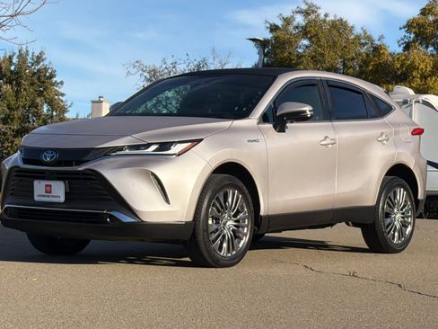 Used 2021 Toyota Venza Limited image 8