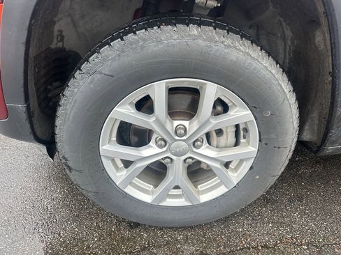 Used 2023 Jeep Grand Cherokee Limited image 9