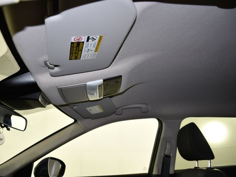Used 2025 Nissan Rogue SV AWD/4WD image 36