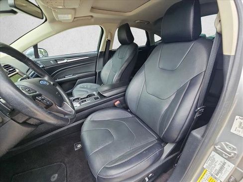 Used 2020 Ford Fusion Titanium AWD/4WD image 16
