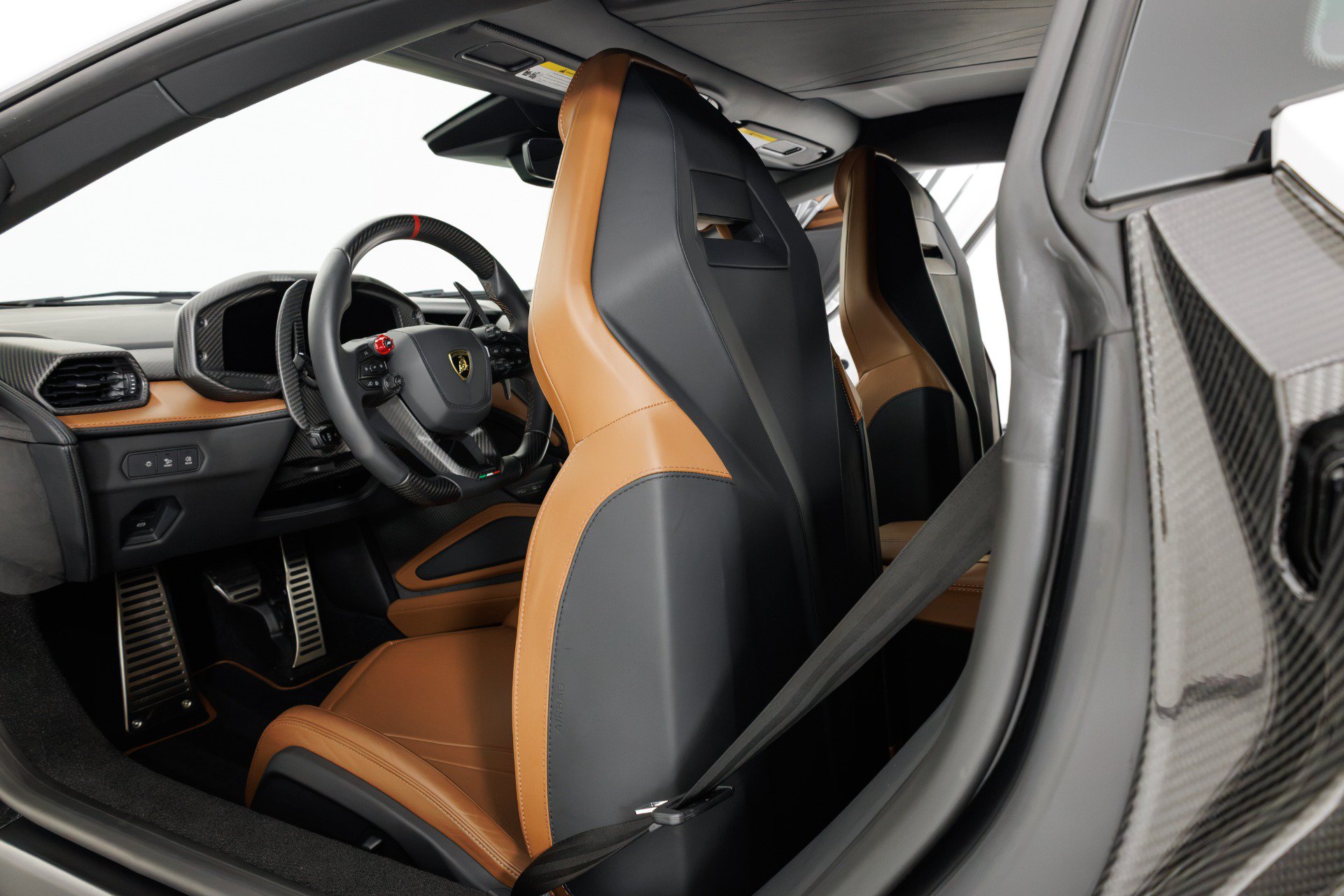 Used 2024 Lamborghini Revuelto AWD/4WD image 53