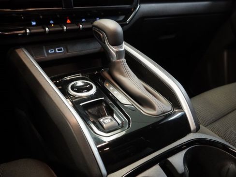 Used 2023 Chevrolet Colorado LT w/ LT Convenience Package II image 21