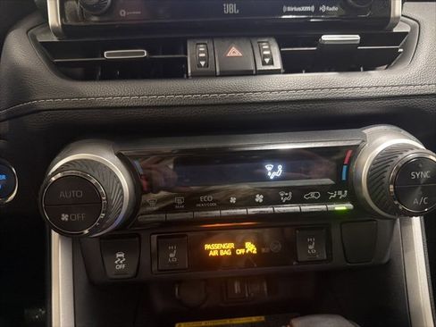 Used 2021 Toyota RAV4 XLE Premium image 27