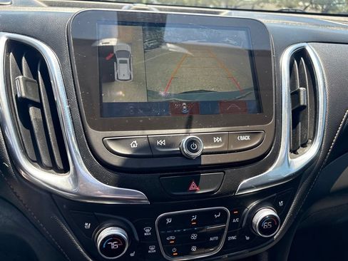 Used 2018 Chevrolet Equinox Premier FWD image 16